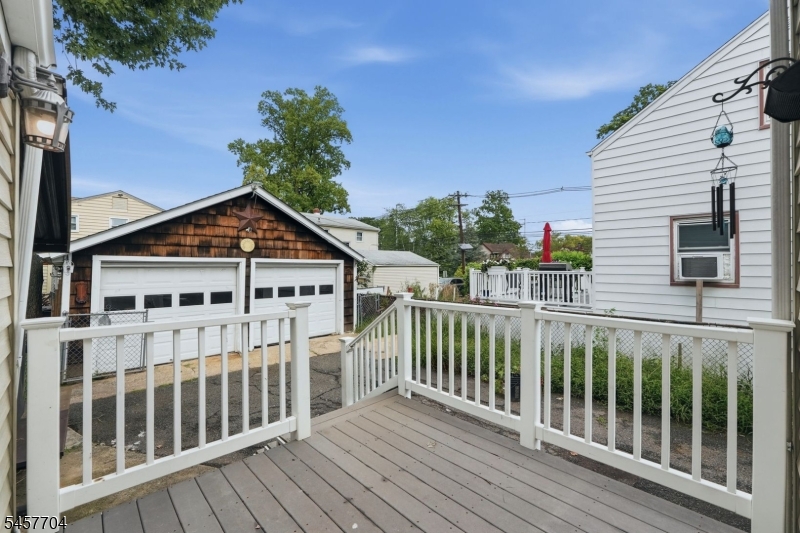 335 Dermody St