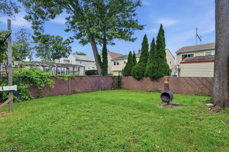 335 Dermody St