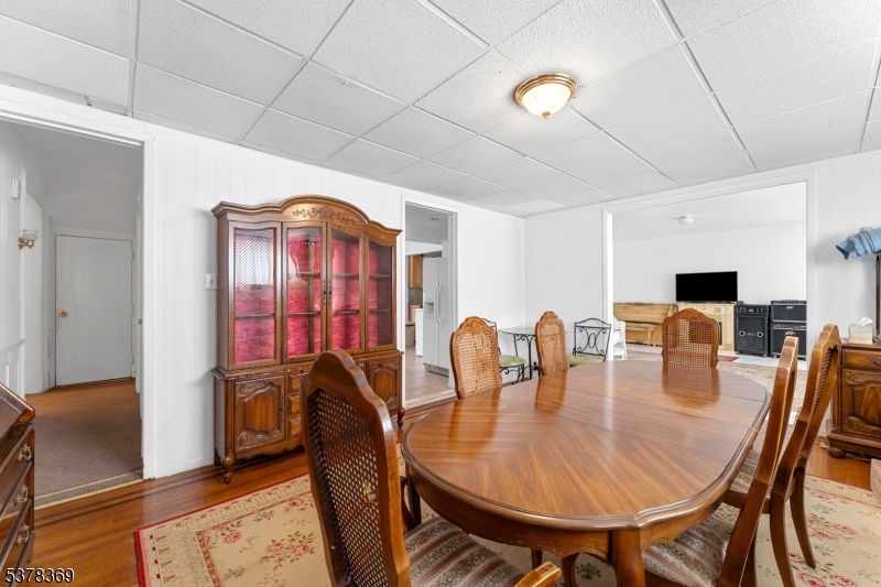 78 Girard Pl