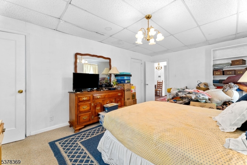 78 Girard Pl