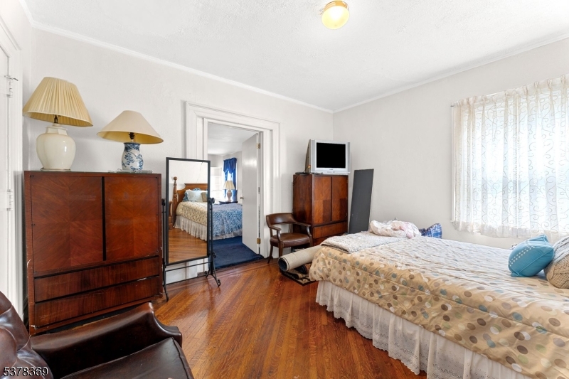 78 Girard Pl
