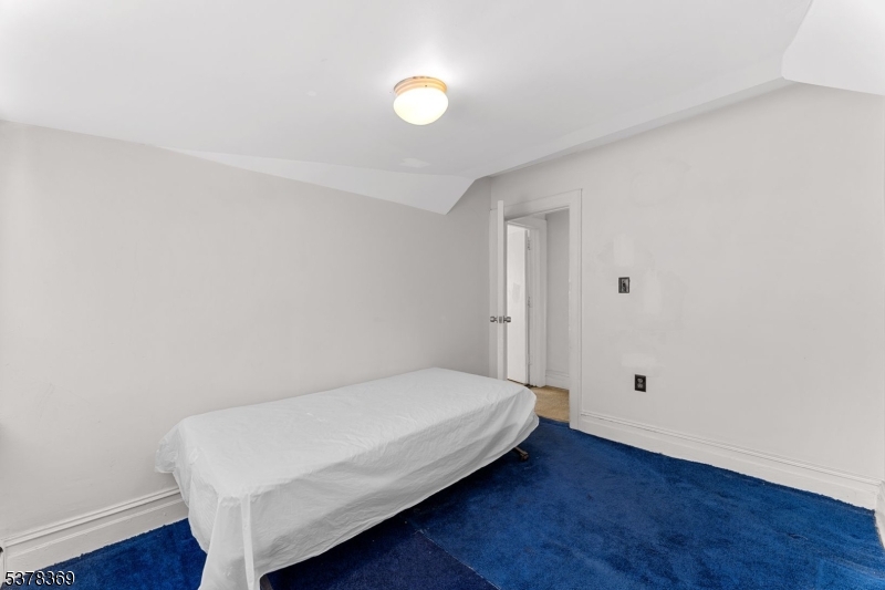 78 Girard Pl