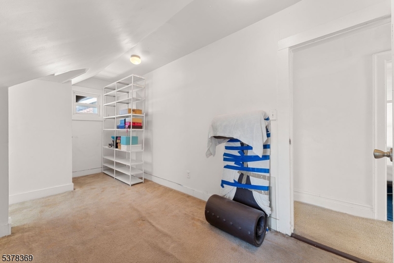 78 Girard Pl