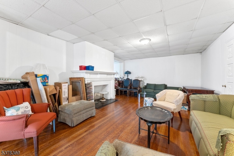 78 Girard Pl