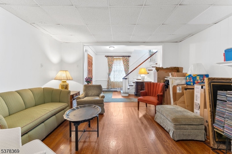 78 Girard Pl