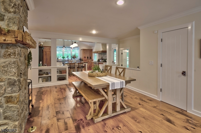 119 W Valley Brook Rd