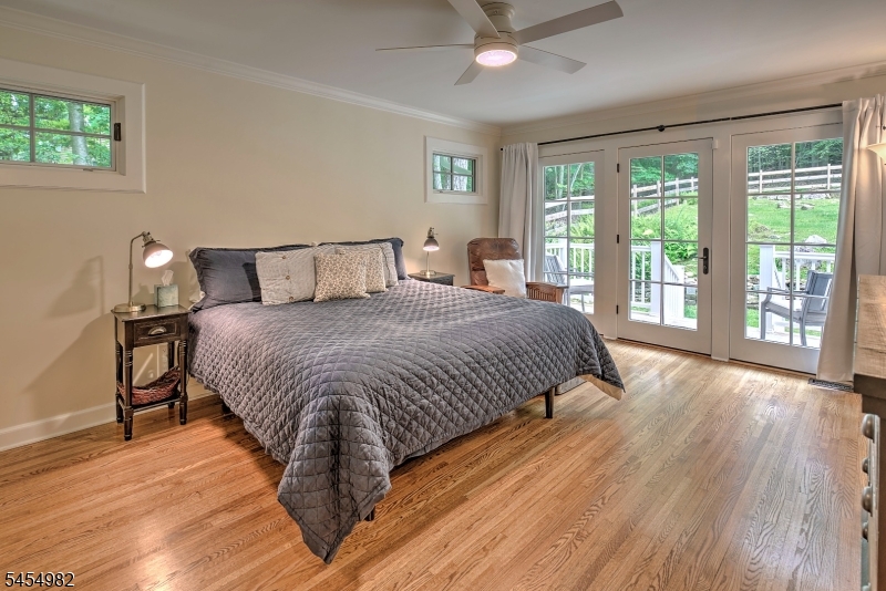 119 W Valley Brook Rd