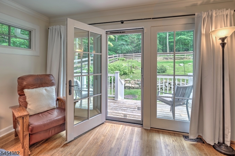 119 W Valley Brook Rd