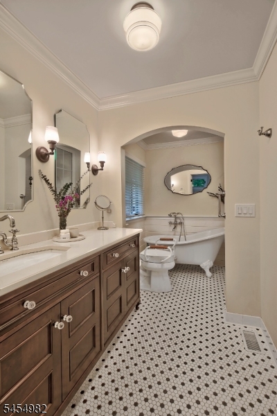 119 W Valley Brook Rd
