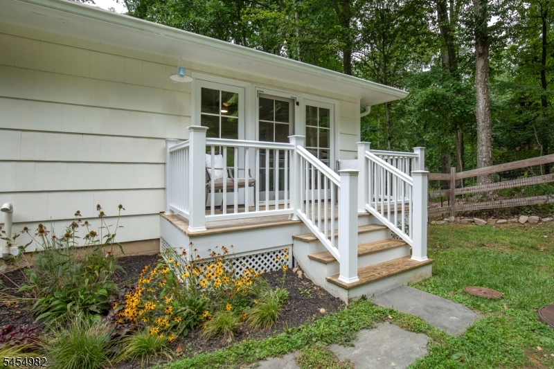 119 W Valley Brook Rd