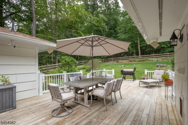 119 W Valley Brook Rd