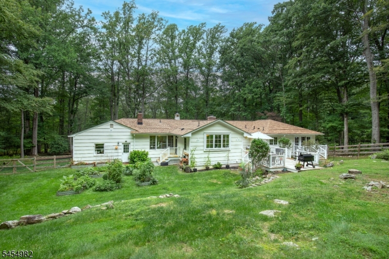 119 W Valley Brook Rd