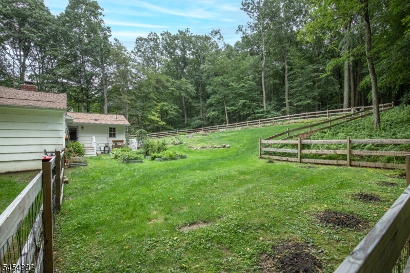 119 W Valley Brook Rd