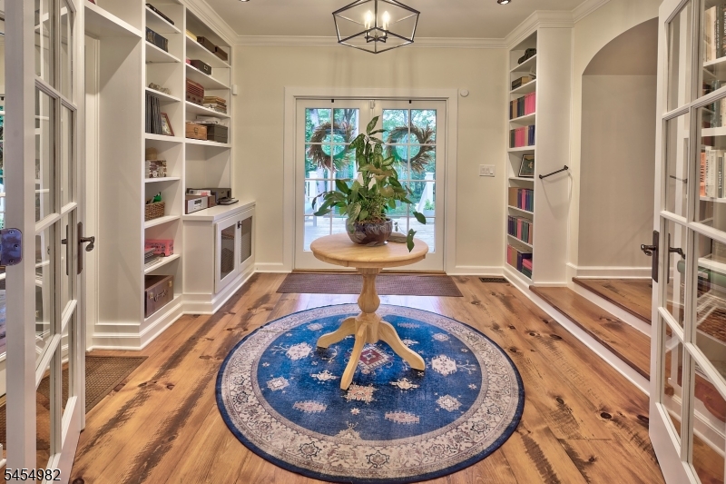 119 W Valley Brook Rd
