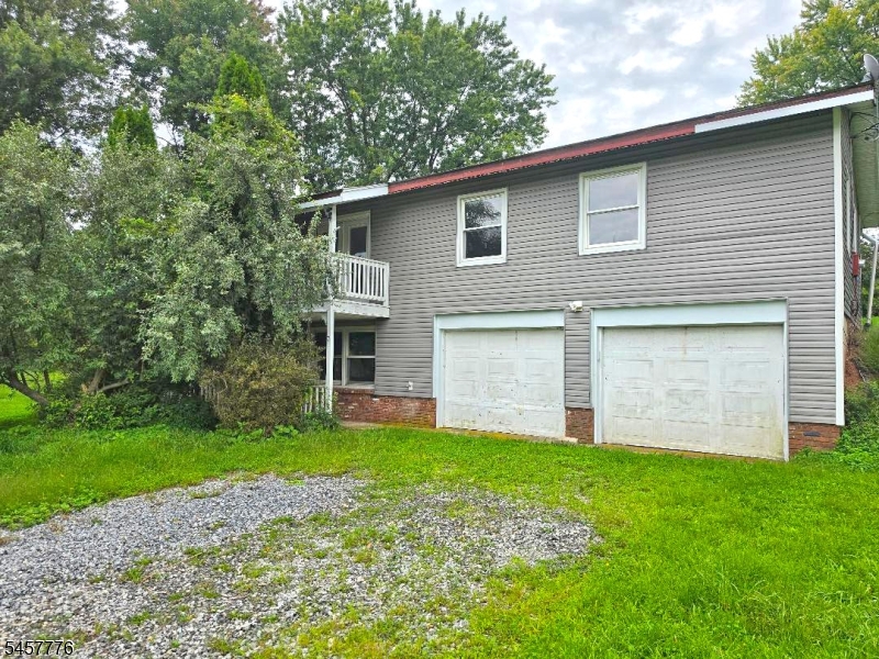 7 Jeanette Ln