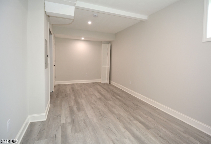 3 Brown St