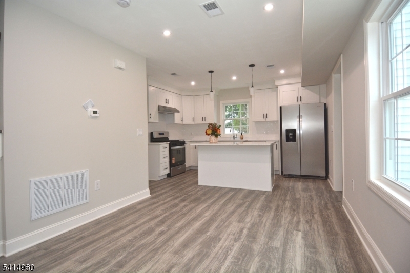 3 Brown St