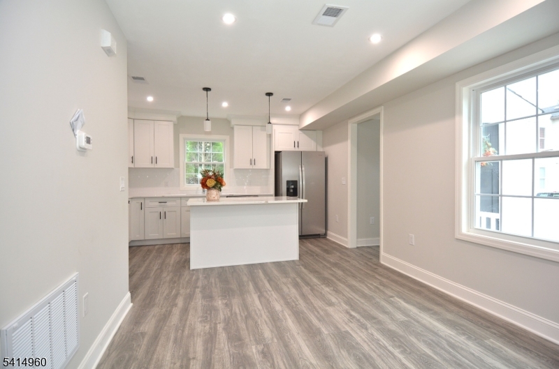 3 Brown St
