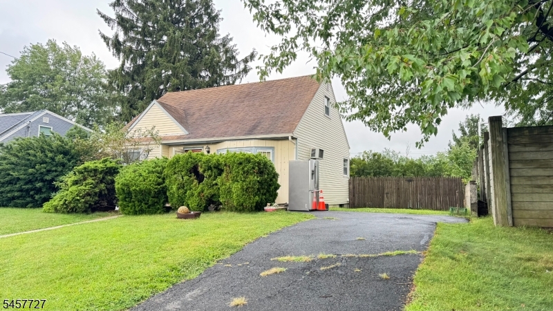 39 Windsor Dr