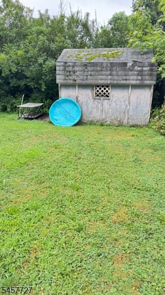 39 Windsor Dr