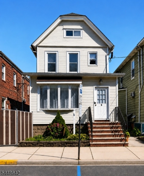 6 LINCOLN PLACE