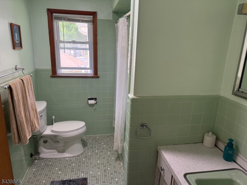 301 Valley Rd