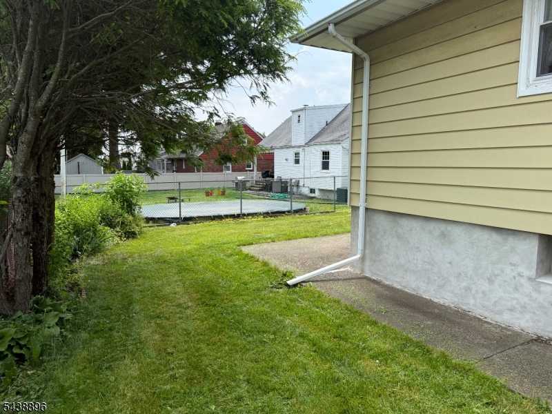 301 Valley Rd