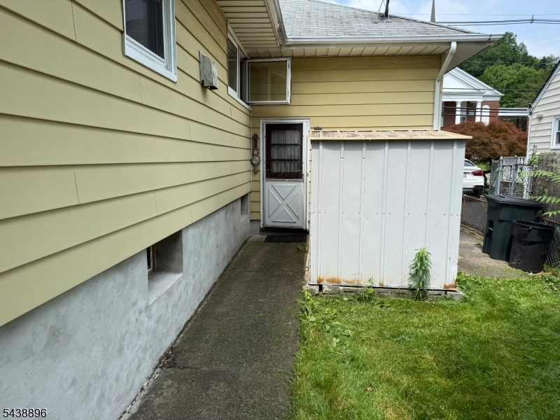 301 Valley Rd