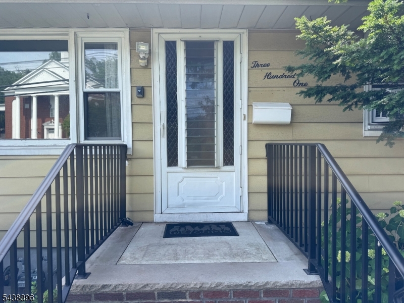 301 Valley Rd