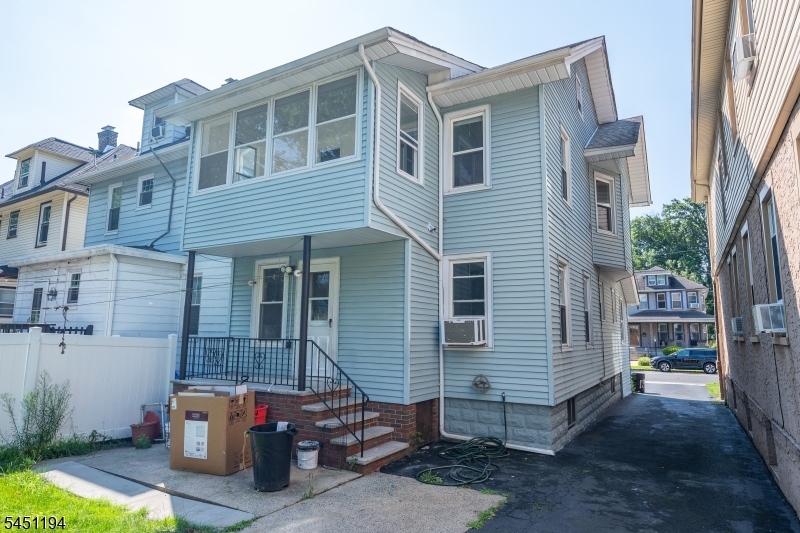 159 E Grant Ave