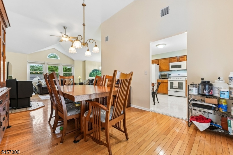 84 Fairlawn Dr