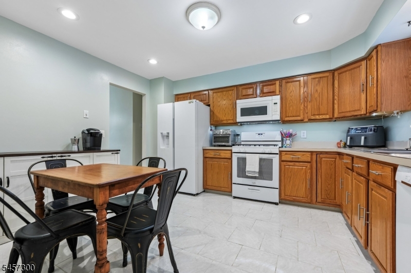 84 Fairlawn Dr