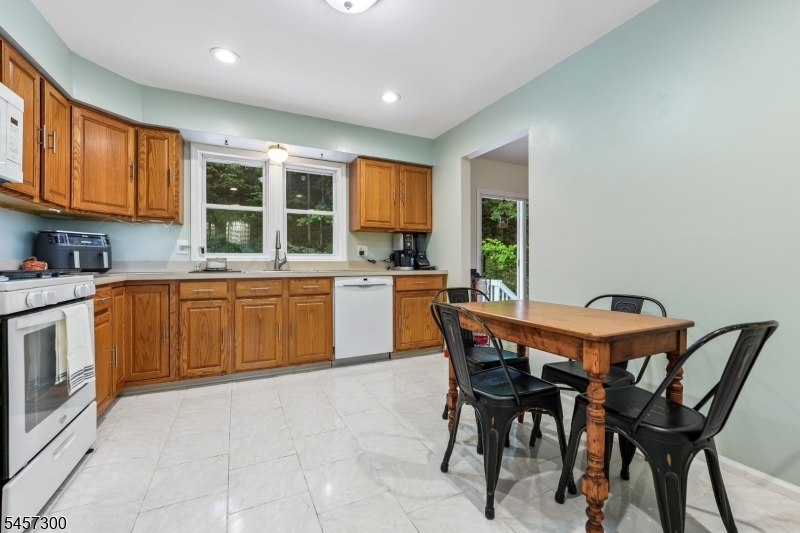 84 Fairlawn Dr