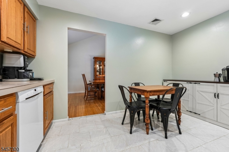 84 Fairlawn Dr