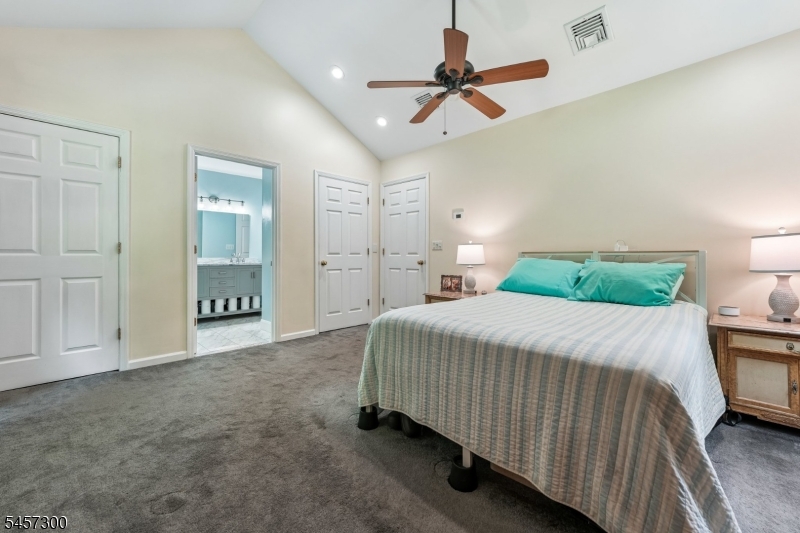 84 Fairlawn Dr