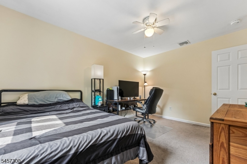 84 Fairlawn Dr