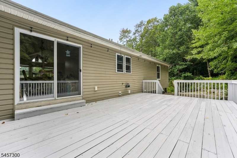 84 Fairlawn Dr