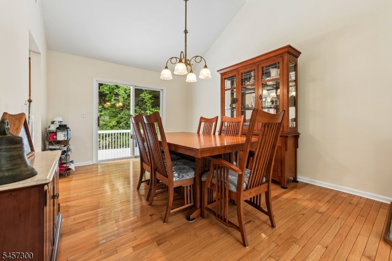 84 Fairlawn Dr