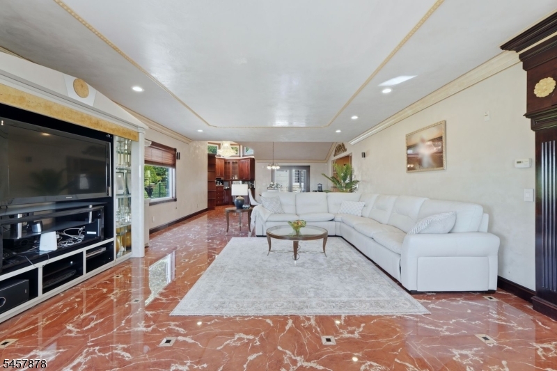 37 Mountainwood Ct