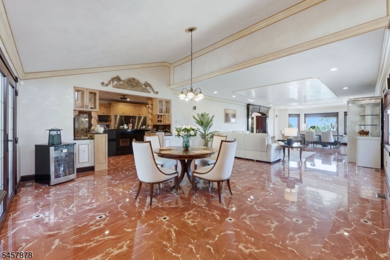 37 Mountainwood Ct