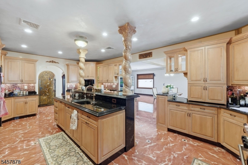 37 Mountainwood Ct