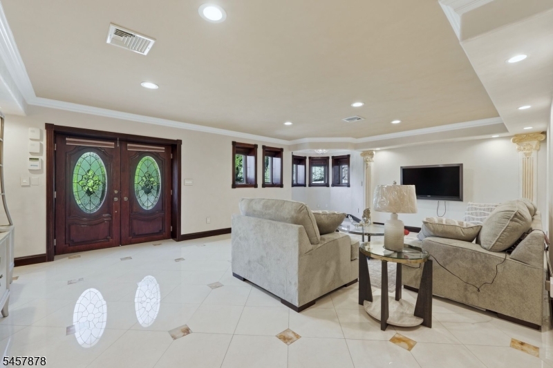 37 Mountainwood Ct