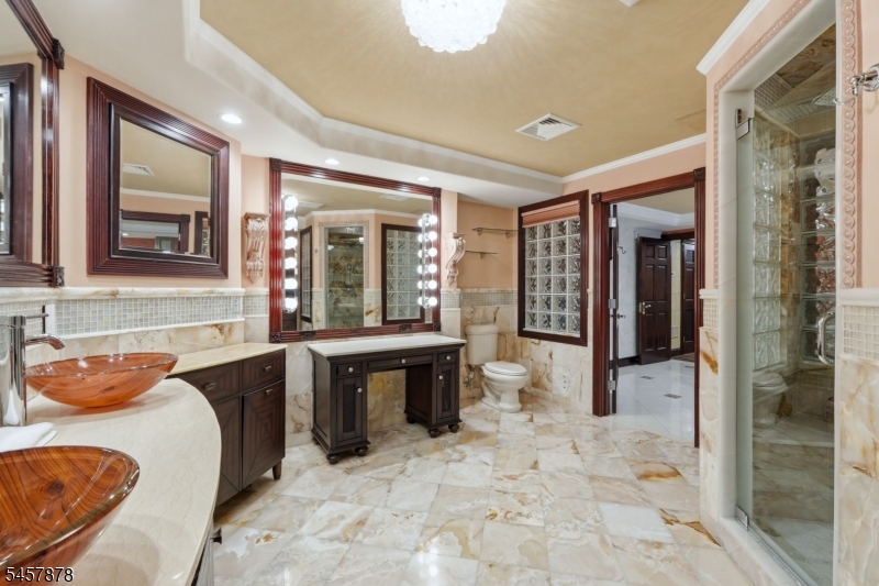 37 Mountainwood Ct