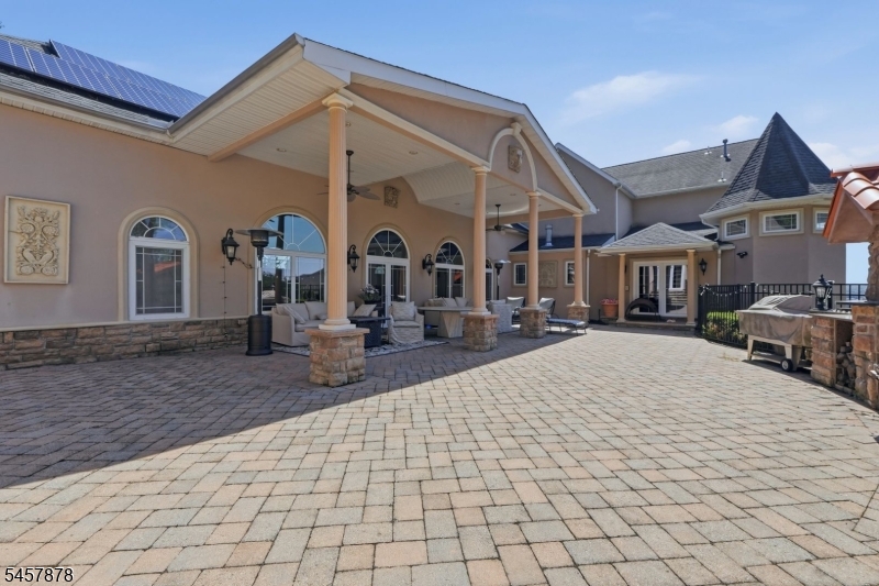 37 Mountainwood Ct