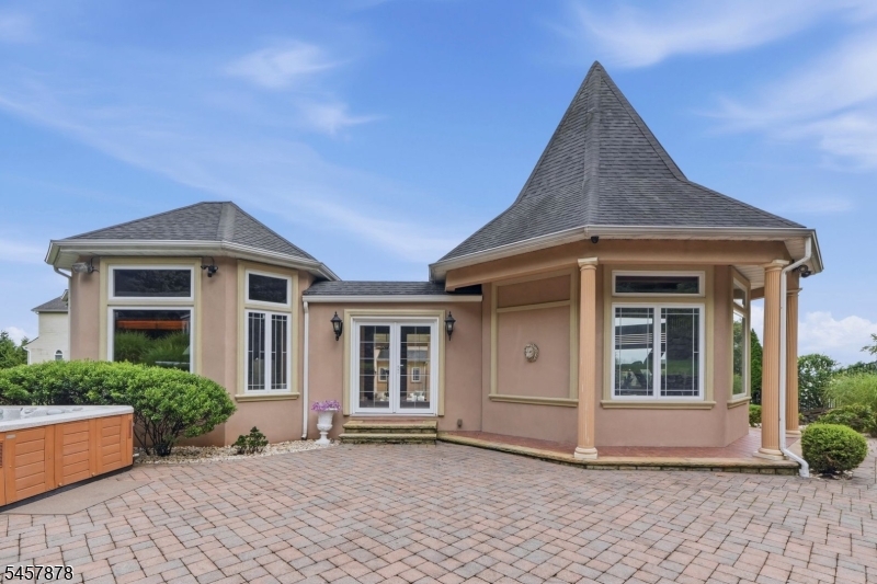 37 Mountainwood Ct