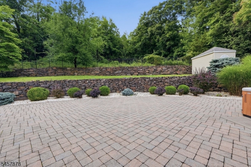 37 Mountainwood Ct