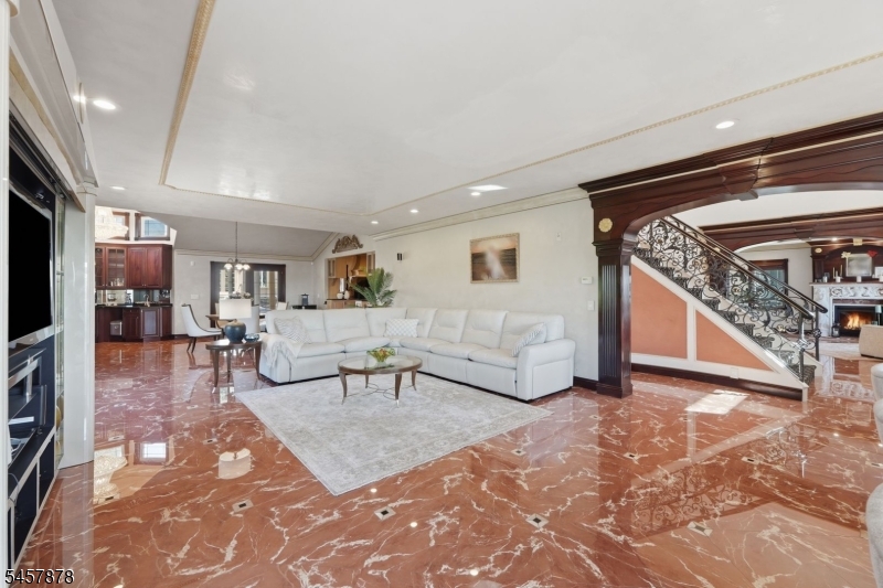 37 Mountainwood Ct