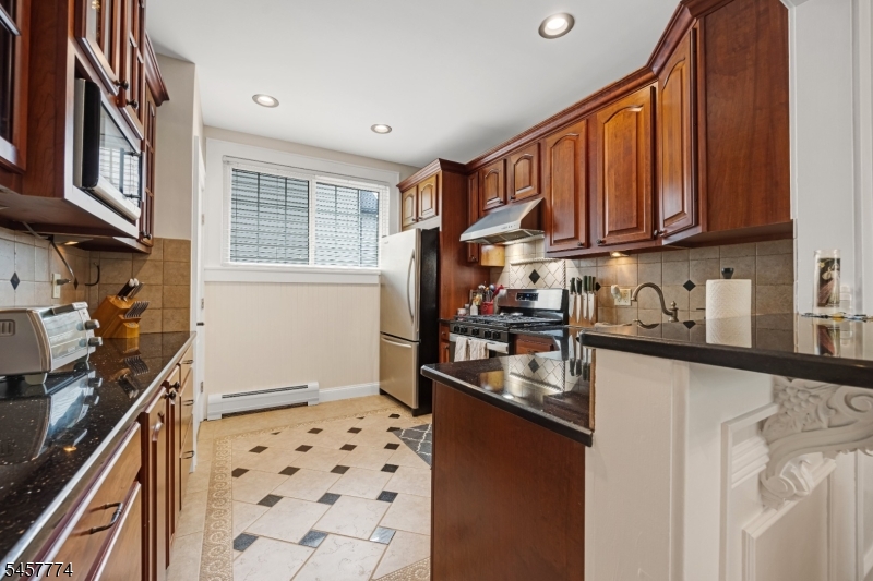 84 Vanderburgh Ave
