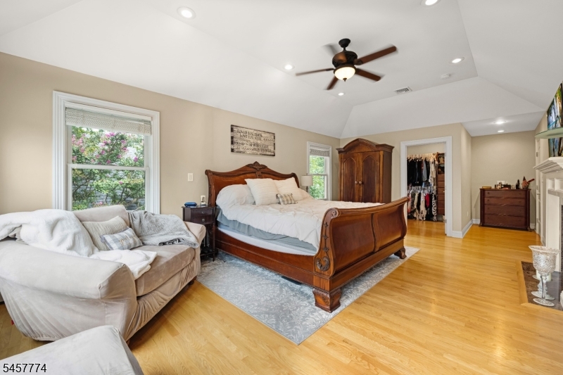 84 Vanderburgh Ave