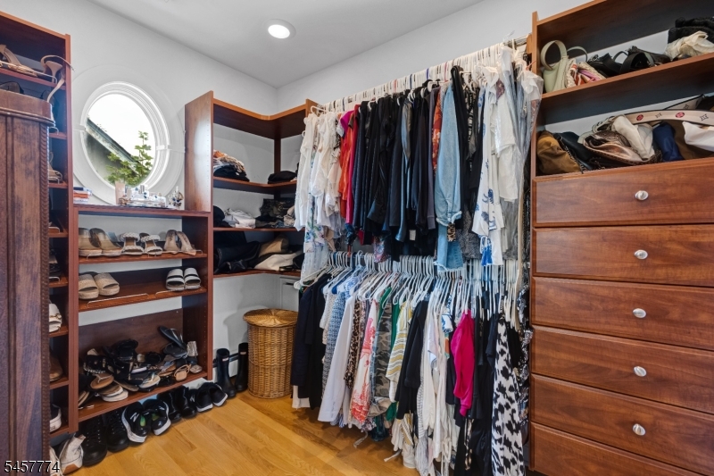 84 Vanderburgh Ave